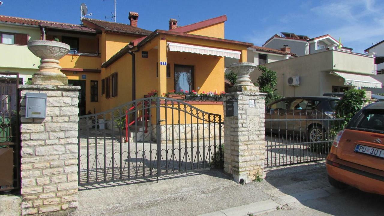 Apartmani Petunia Fažana Zewnętrze zdjęcie